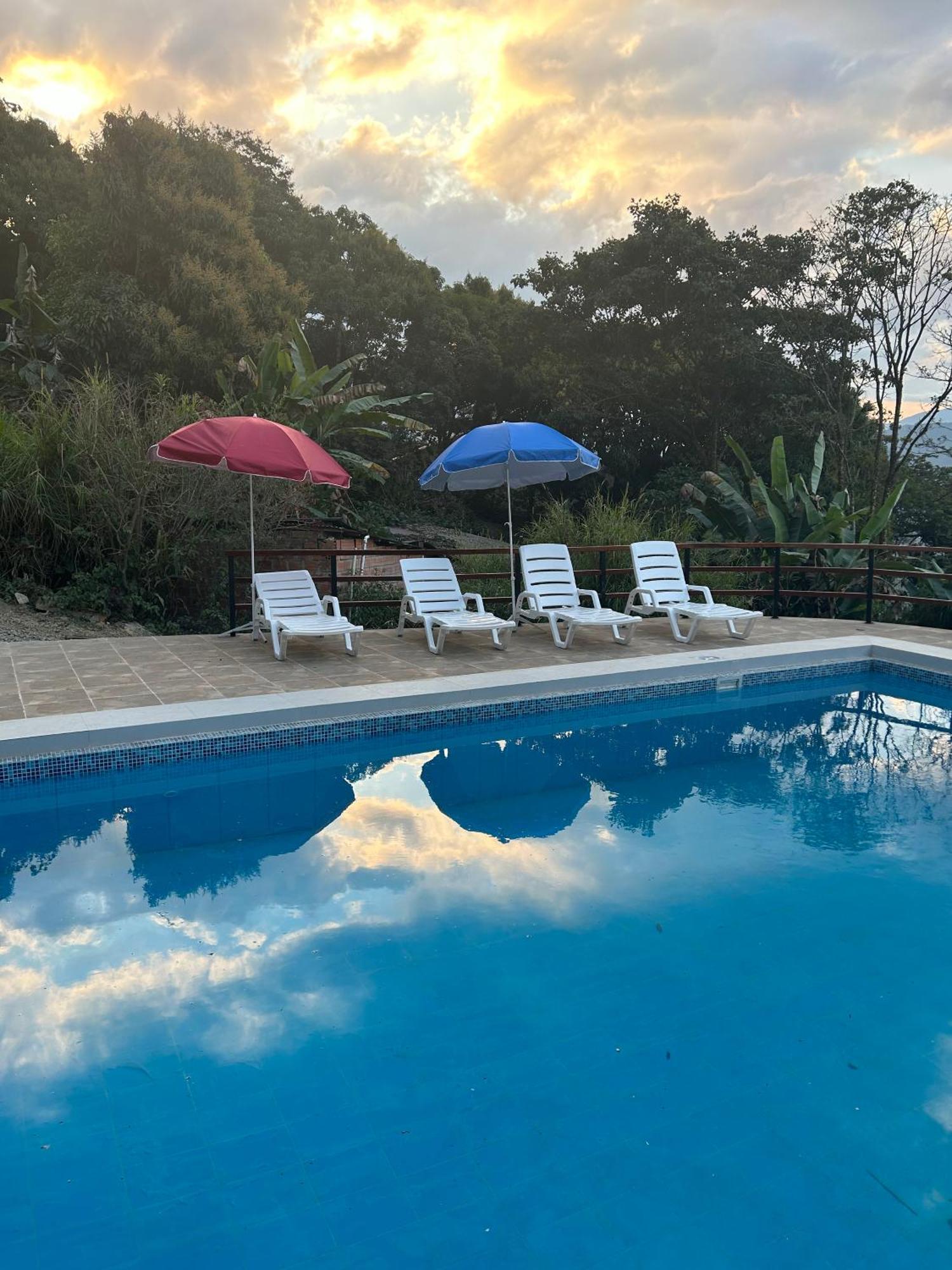 Villa Camila Hostel コロイコ エクステリア 写真